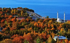 بررسی بهترین زمان سفر به شهر وان