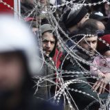 پلیس مرز یونان و ترکیه به شدت با مهاجرت درگیر شده‌اند