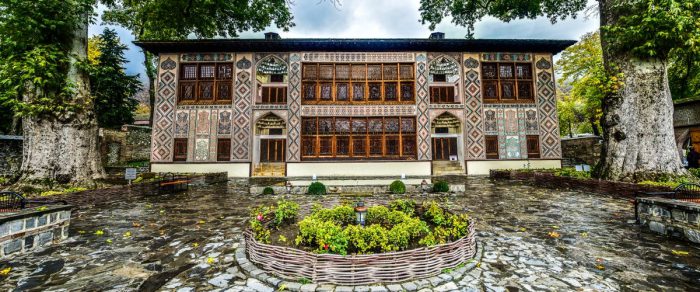 معماری شهر شکی